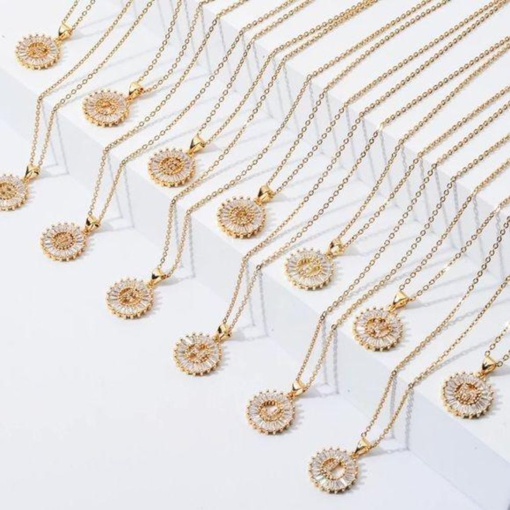 Gold Initial Crystal Sparkly Pendant Necklace A-Z - Picture 6 of 9